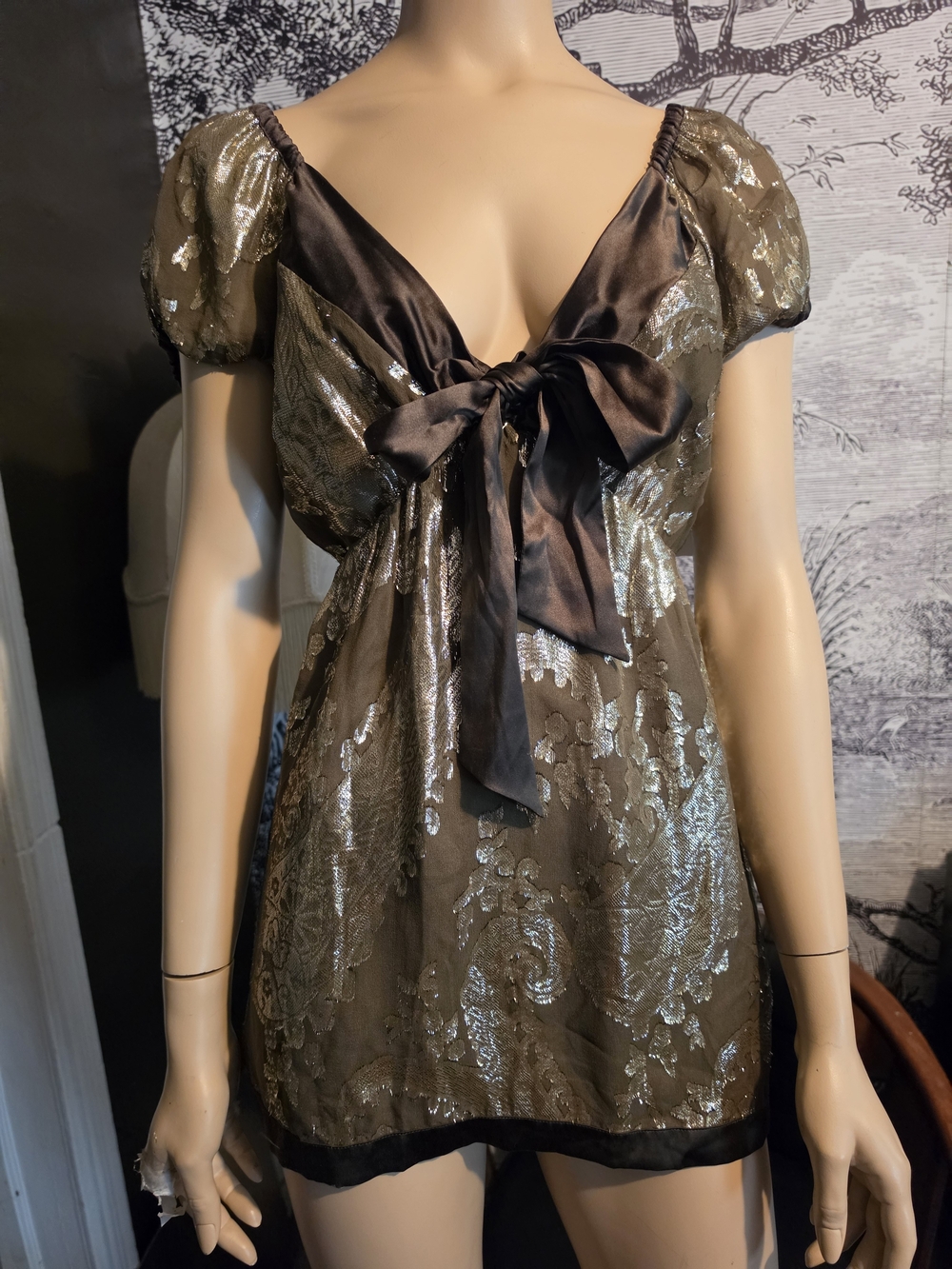 NWT Hale Bob Metallic Gold Olive Floral Babydoll Bow Top M - Picture 7 of 7